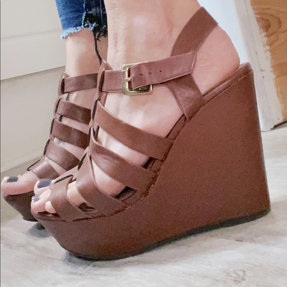 Soda Brown Size 8 Wedges